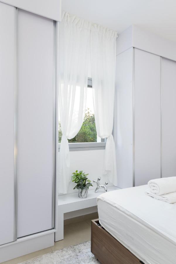 Quiet Hideaway & Terrace Near Beach By Feelhome เทลอาวีฟ ภายนอก รูปภาพ