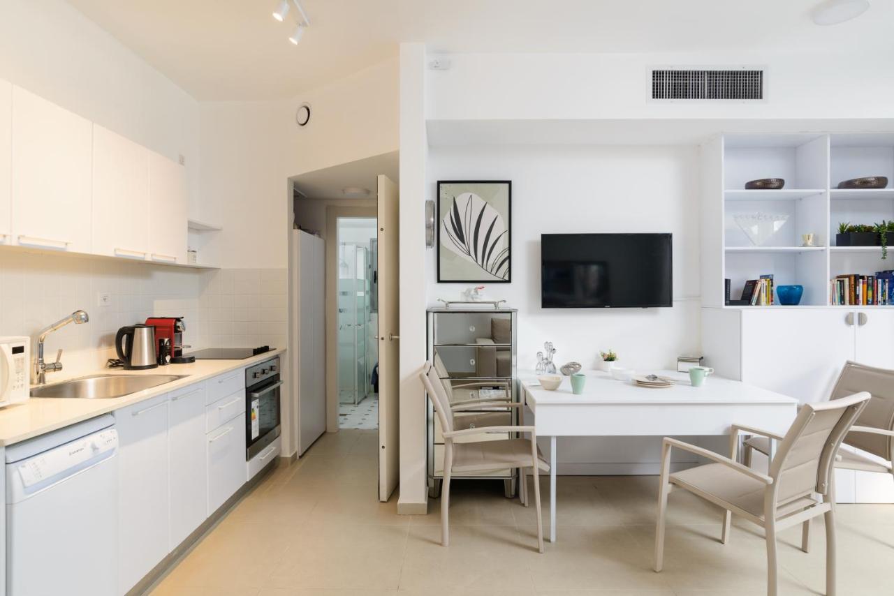 Quiet Hideaway & Terrace Near Beach By Feelhome เทลอาวีฟ ภายนอก รูปภาพ