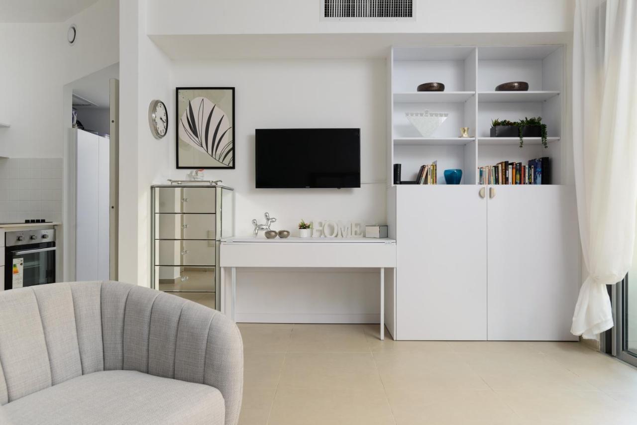 Quiet Hideaway & Terrace Near Beach By Feelhome เทลอาวีฟ ภายนอก รูปภาพ