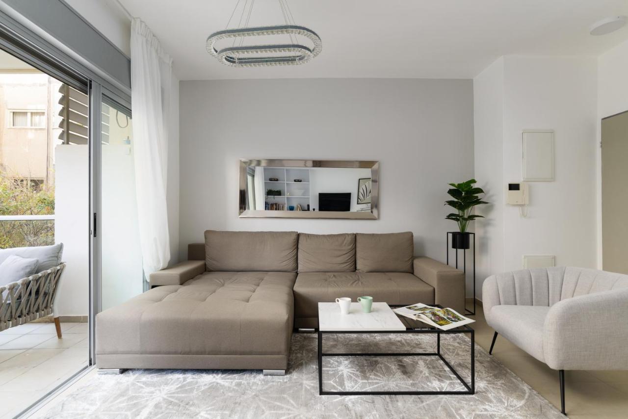 Quiet Hideaway & Terrace Near Beach By Feelhome เทลอาวีฟ ภายนอก รูปภาพ