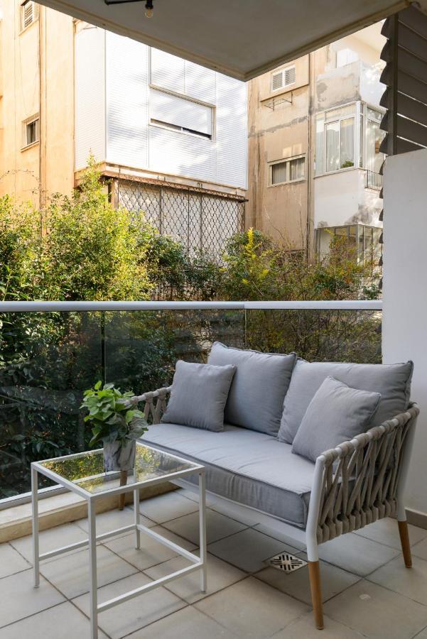 Quiet Hideaway & Terrace Near Beach By Feelhome เทลอาวีฟ ภายนอก รูปภาพ